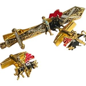 Vintage 1950s Gold plate  Spain DAMASCENE cufflinks & clip Bull fighter SET